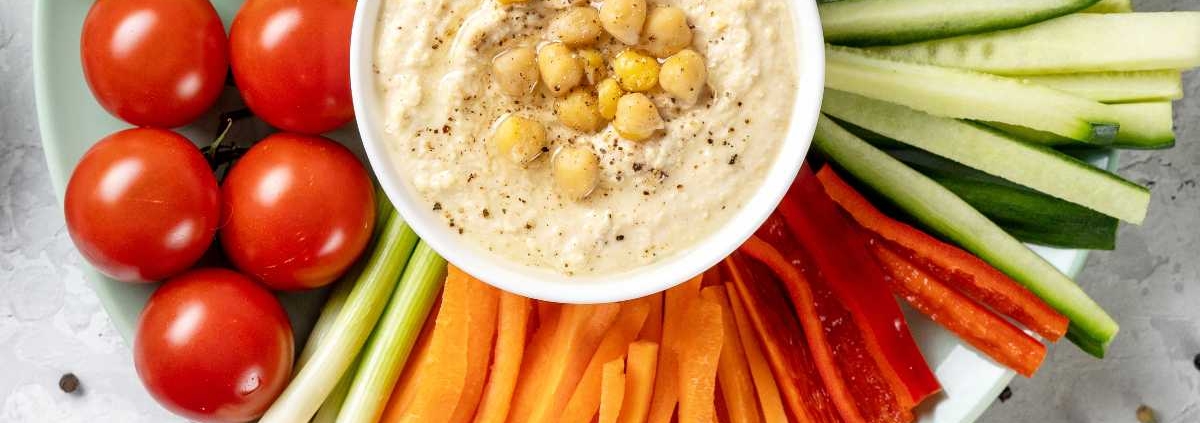 hummus and veggies