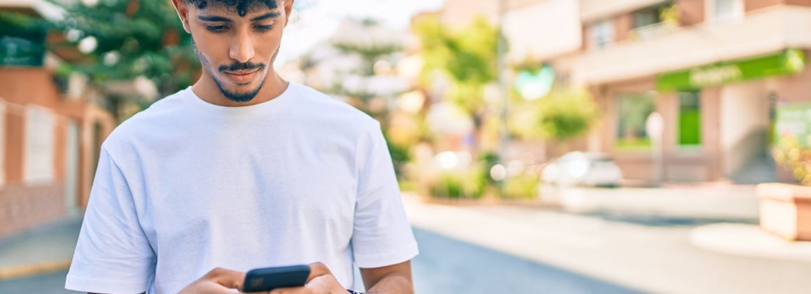 Texting Neck and What it Does to the Spine