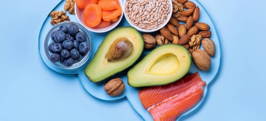 How Nutrition Shapes Cognition and Mood